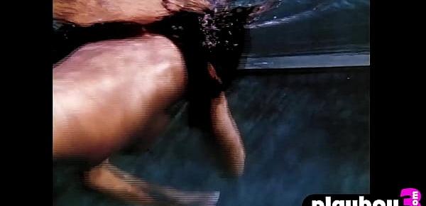 trendsLatina MILF Francesca Frigo posing naked outdoor and exposed perfect curved body